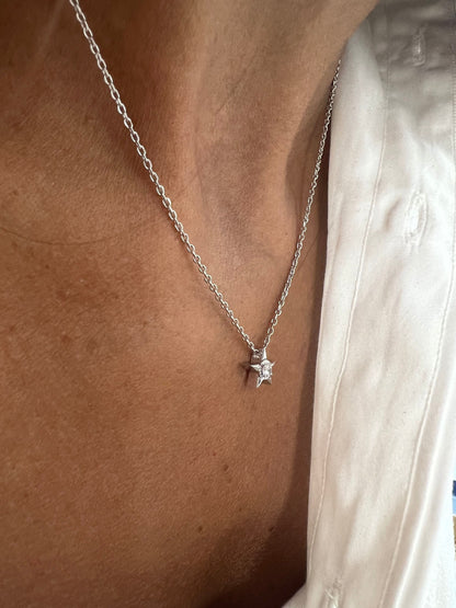 14K Gold Diamond Star Pendant Necklace