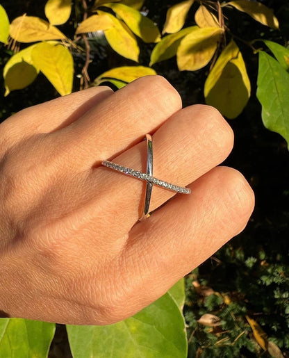 14k Gold Criss Cross One Row Diamond Ring