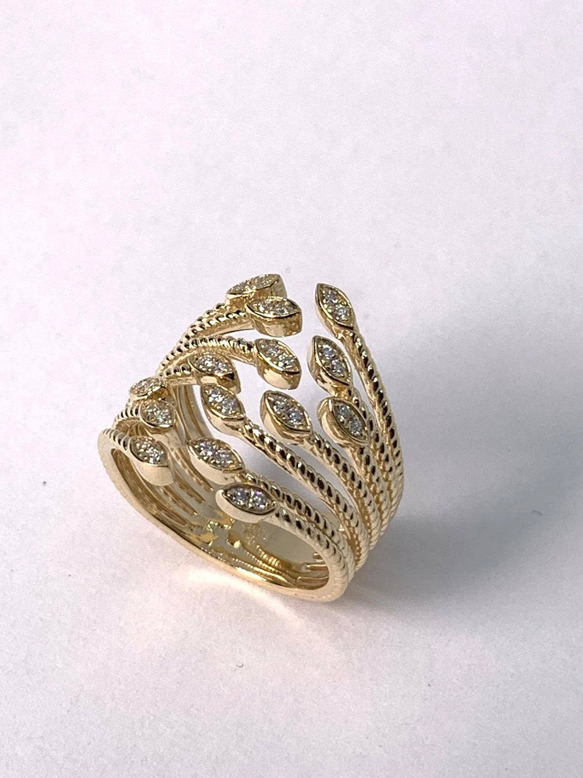 14k Gold Leaf Petal Vine Diamond Ring