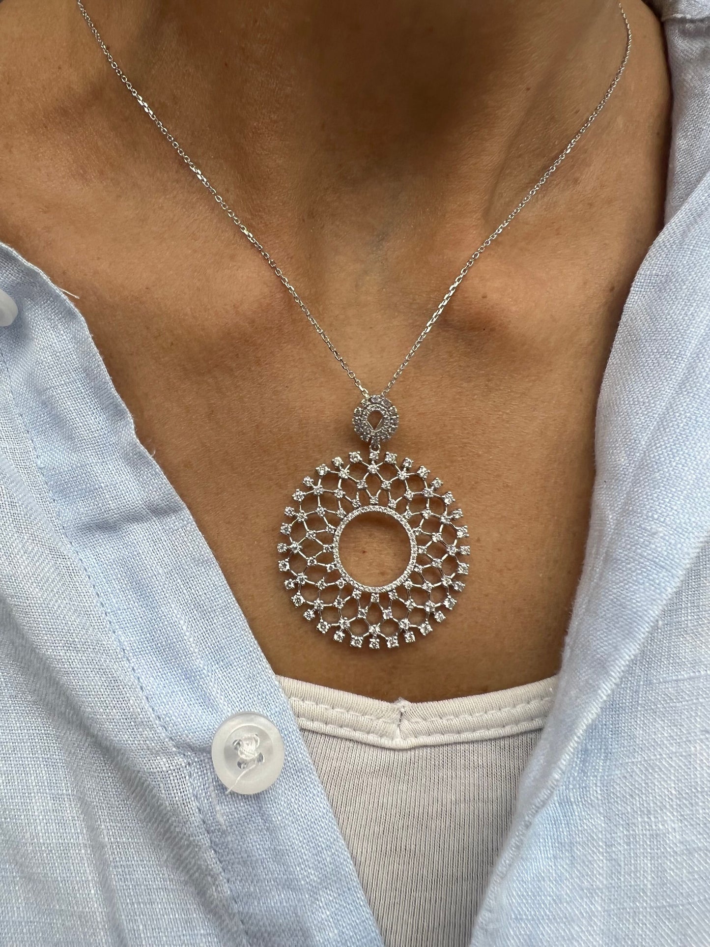 14k Gold Diamond Circle Pendant Necklace