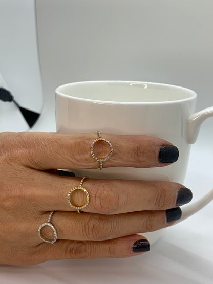 14k Gold Circle Diamond Ring